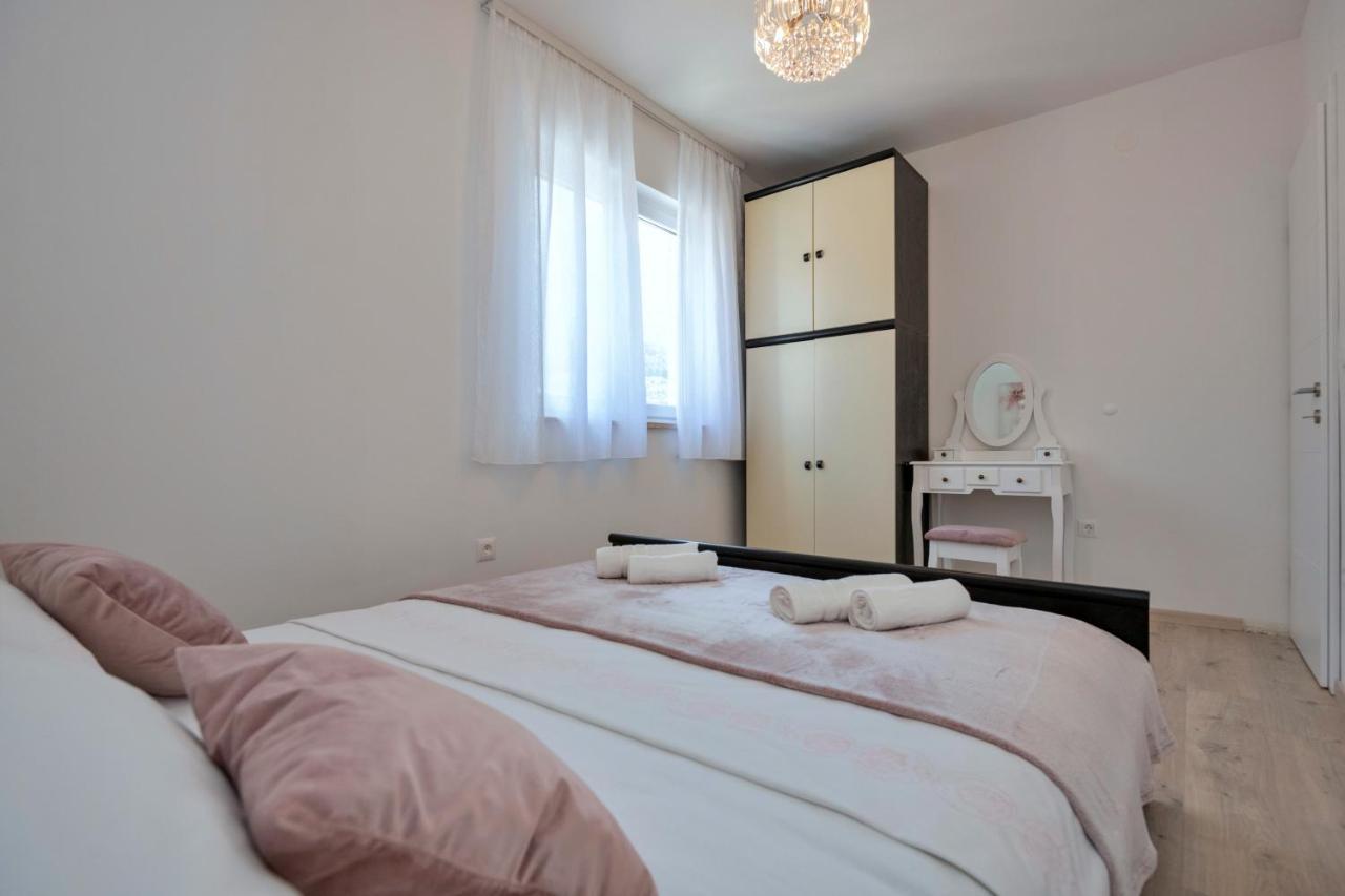 Luxury Apartment Makarska 2Min From Beach Eksteriør bilde